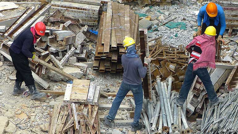 Уборка территории после стройки и вынос строительного мусора в Минске